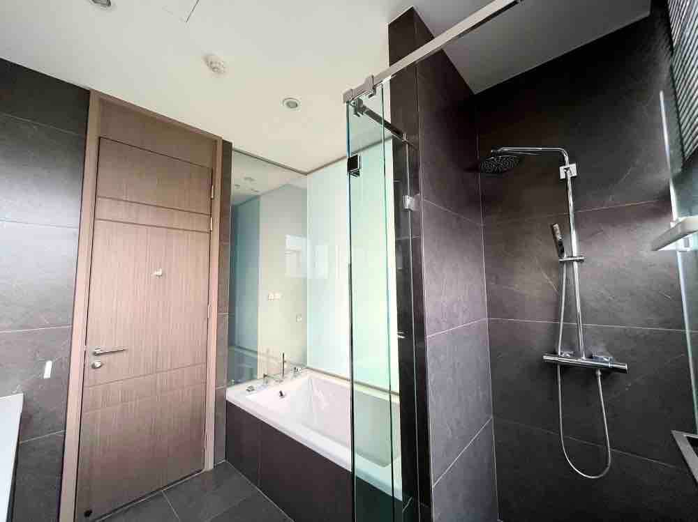 👑THE ESSE at SINGHA COMPLEX 👑 Rental Price 72,000 Baht/Month🔥