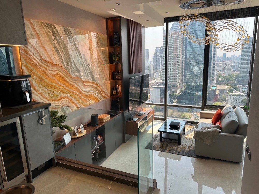 ✨Luxury Condo For rent : Ashton Silom✨🔥2BR. Rental price : 85,000 Baht/Month🔥